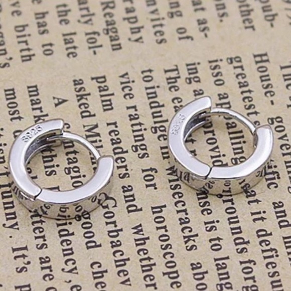 @studiogemz Jewelry - New simple 925 sterling silver huggies hoop earrings